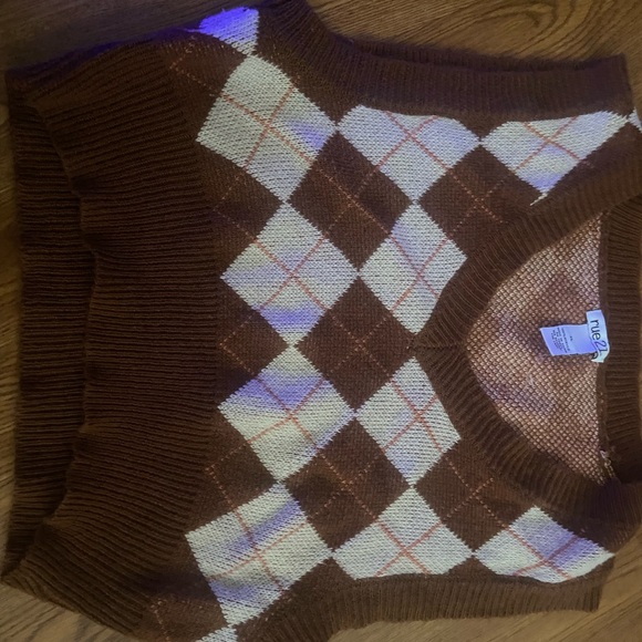2 brown sweater vests - Picture 3 of 6